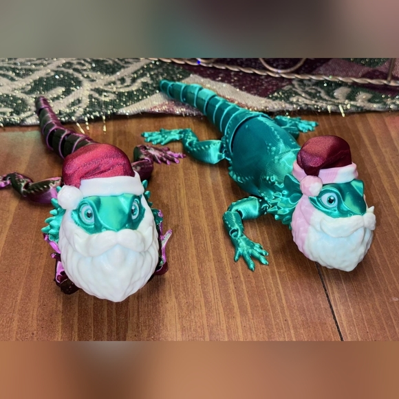 Santa Beardie - bearded dragon - Picture 3 of 3